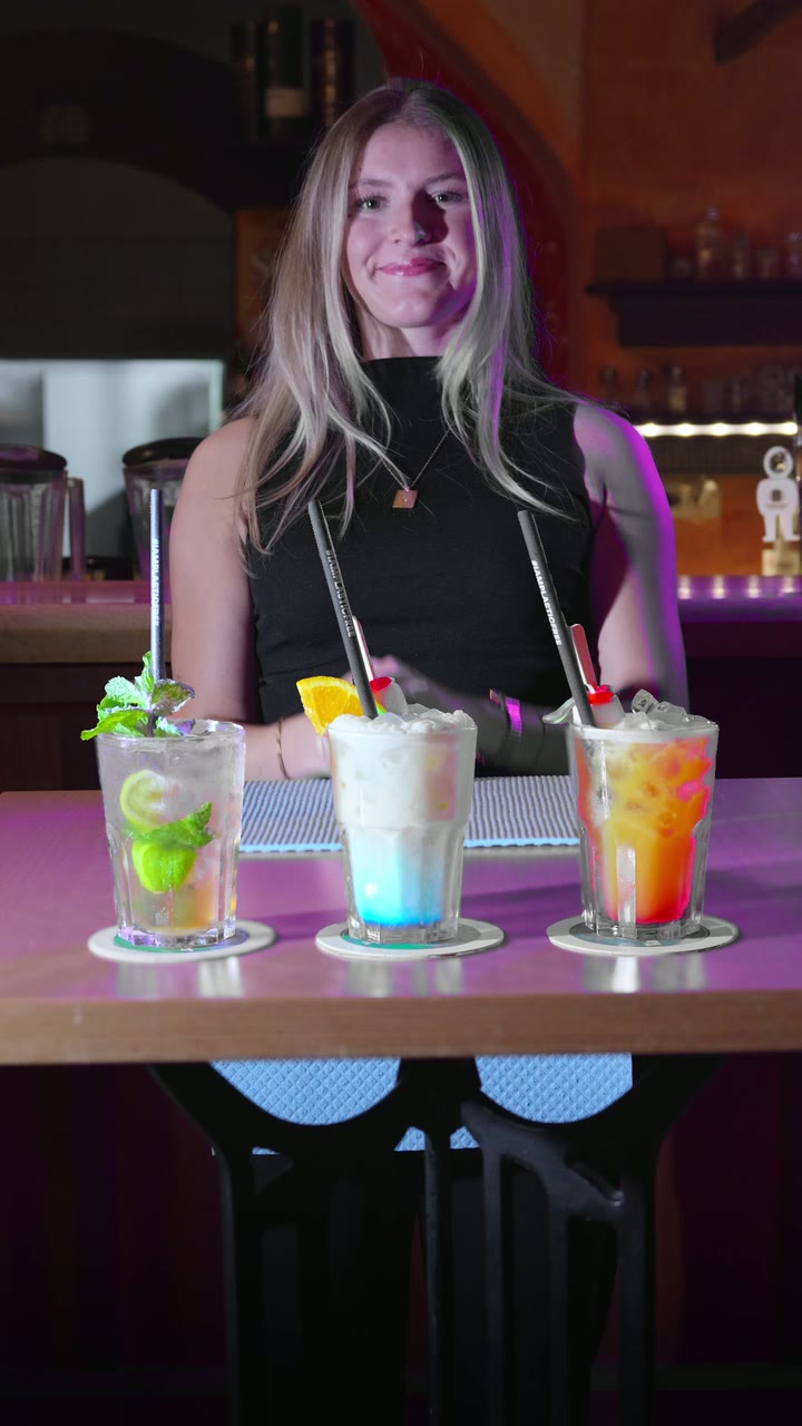 Standbild aus „Drei Schüsse, drei Cocktails“ für Bóveda Club & Bar